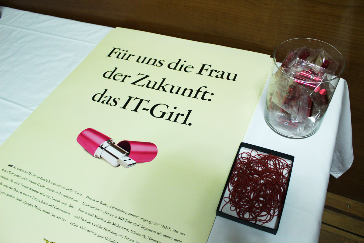 Plakat: "Für uns die Frau der Zukunft: das IT-Girl."