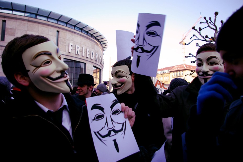 Guy-Fawke-Masken auf Anti-ACTA Demo Stuttgart